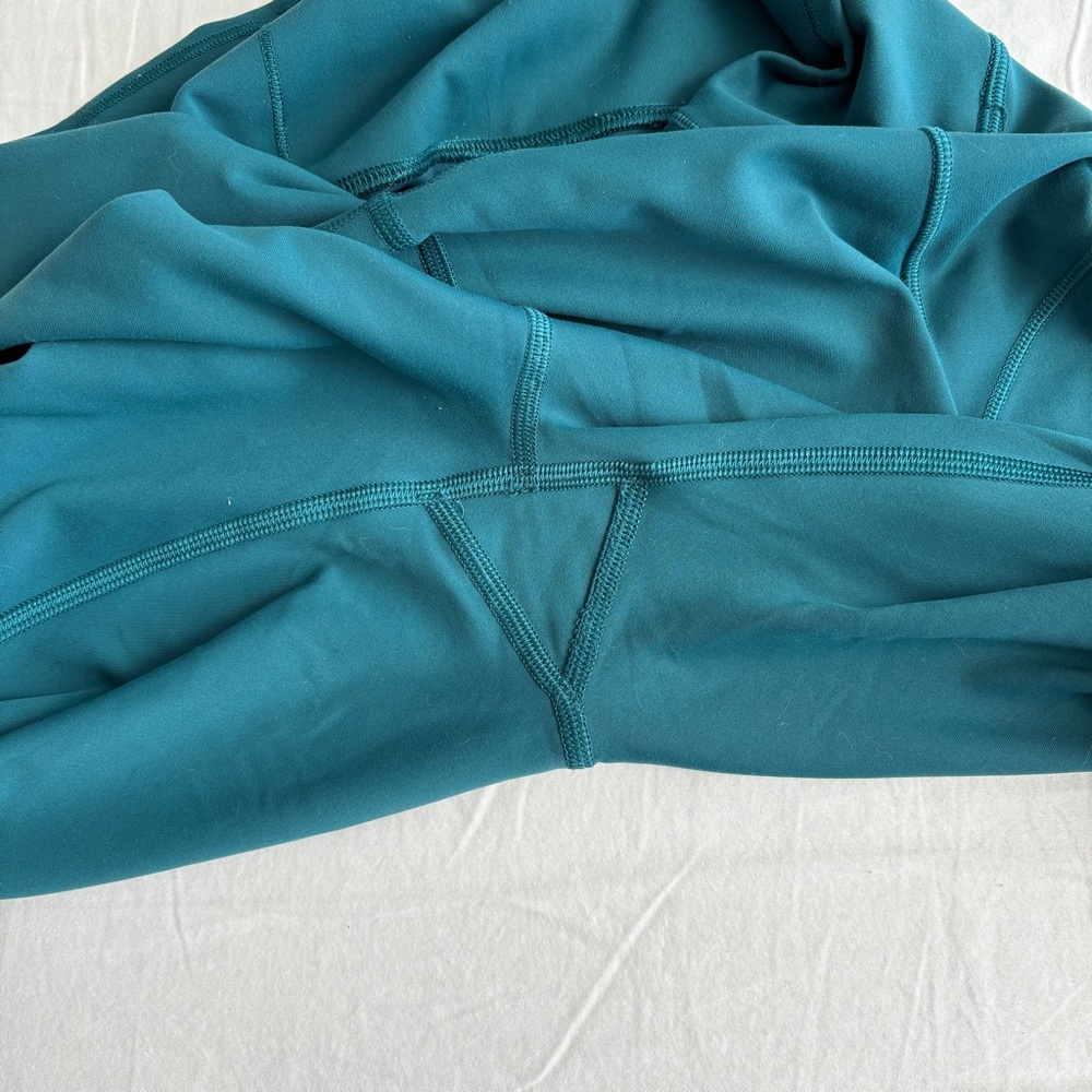 Lululemon In Movement Tight 25” - Picture 7 of 7